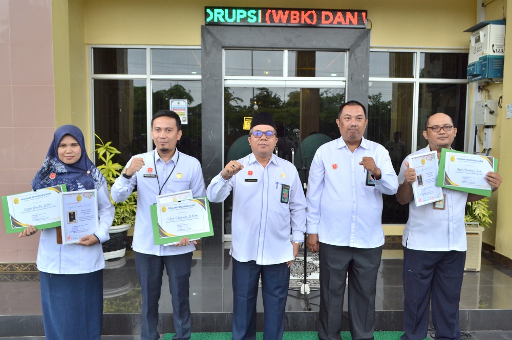 pegawai teladan
